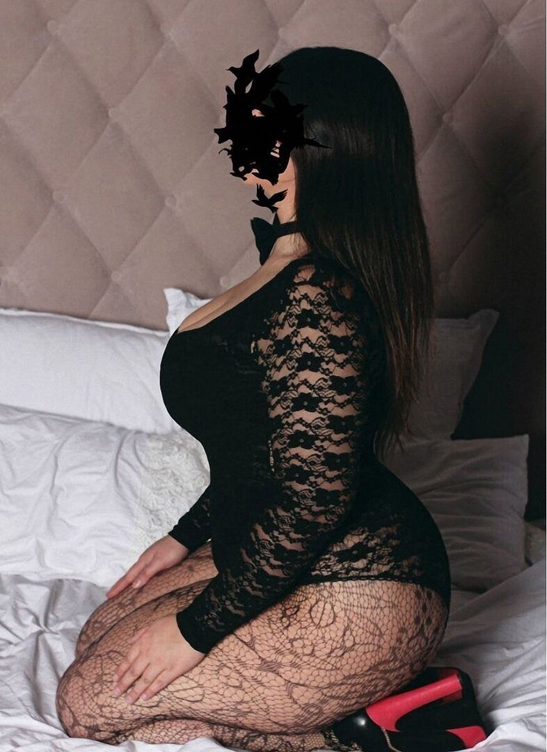 roksa escort lenka 1186